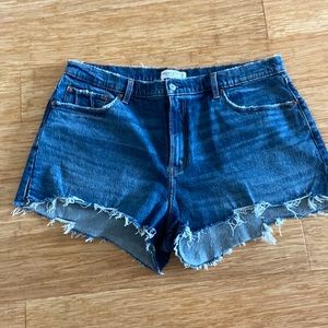 Abercrombie high rise mom short